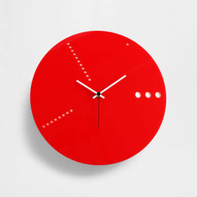 orologio da parete rotondo in plexiglass rosso